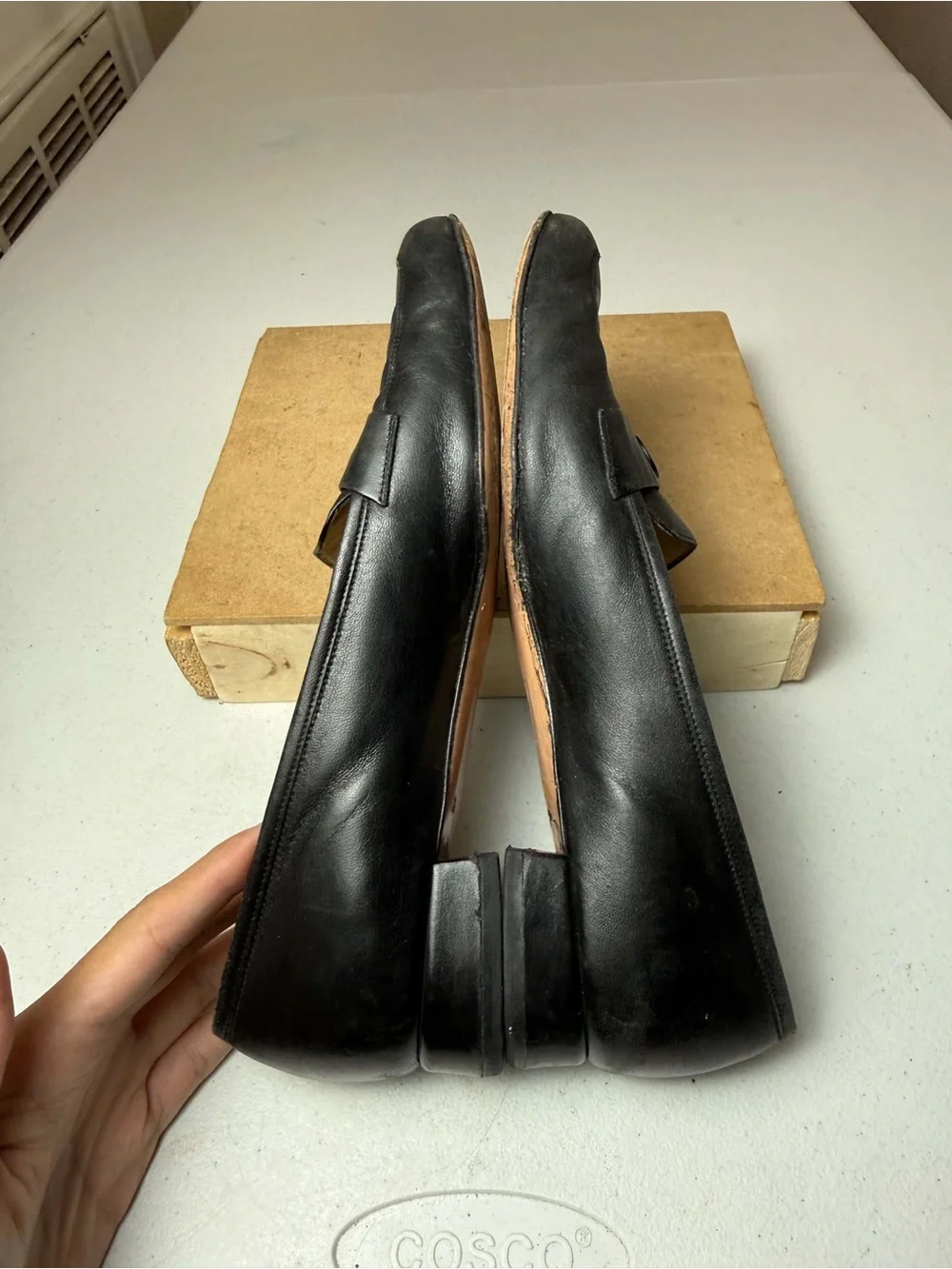 Vintage women Ferragamo navy leather loafers Sz 9